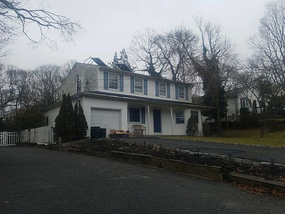 2nd image of 5 Foxhill Pl