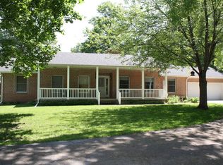 819 Colony Rd, Dixon, IL 61021