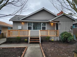 9052 17th Ave SW, Seattle, WA 98106