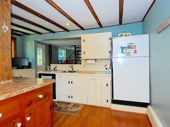 5th image of 955 Jarvis St