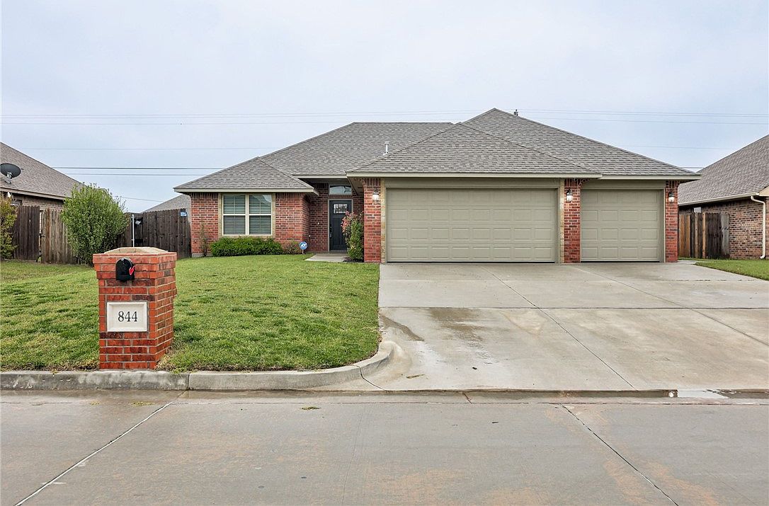 844 SW 10th St, Moore, OK 73160 Zillow