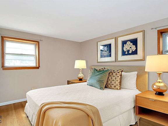 5th image of 1009 S 8th Ave #8
