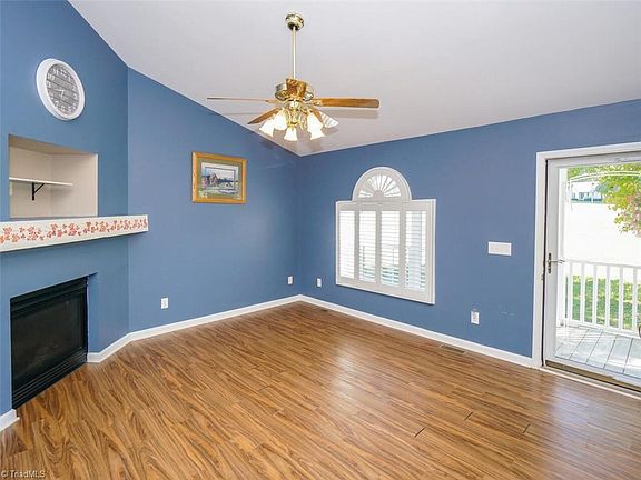 5th image of 2103 Brandon Station Ct