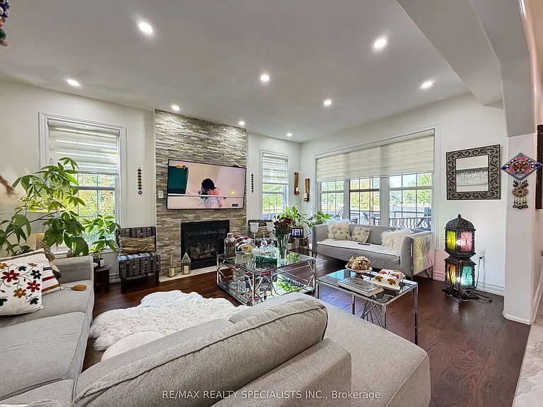 214 McCready Dr — Photo 19