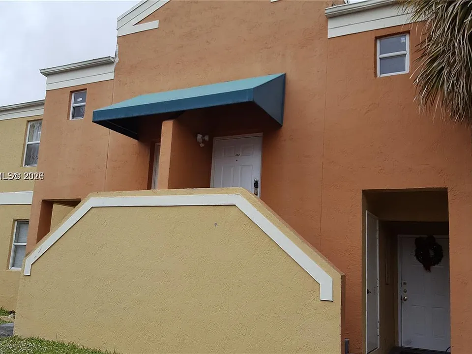 2457 NW 56th Ave #4202