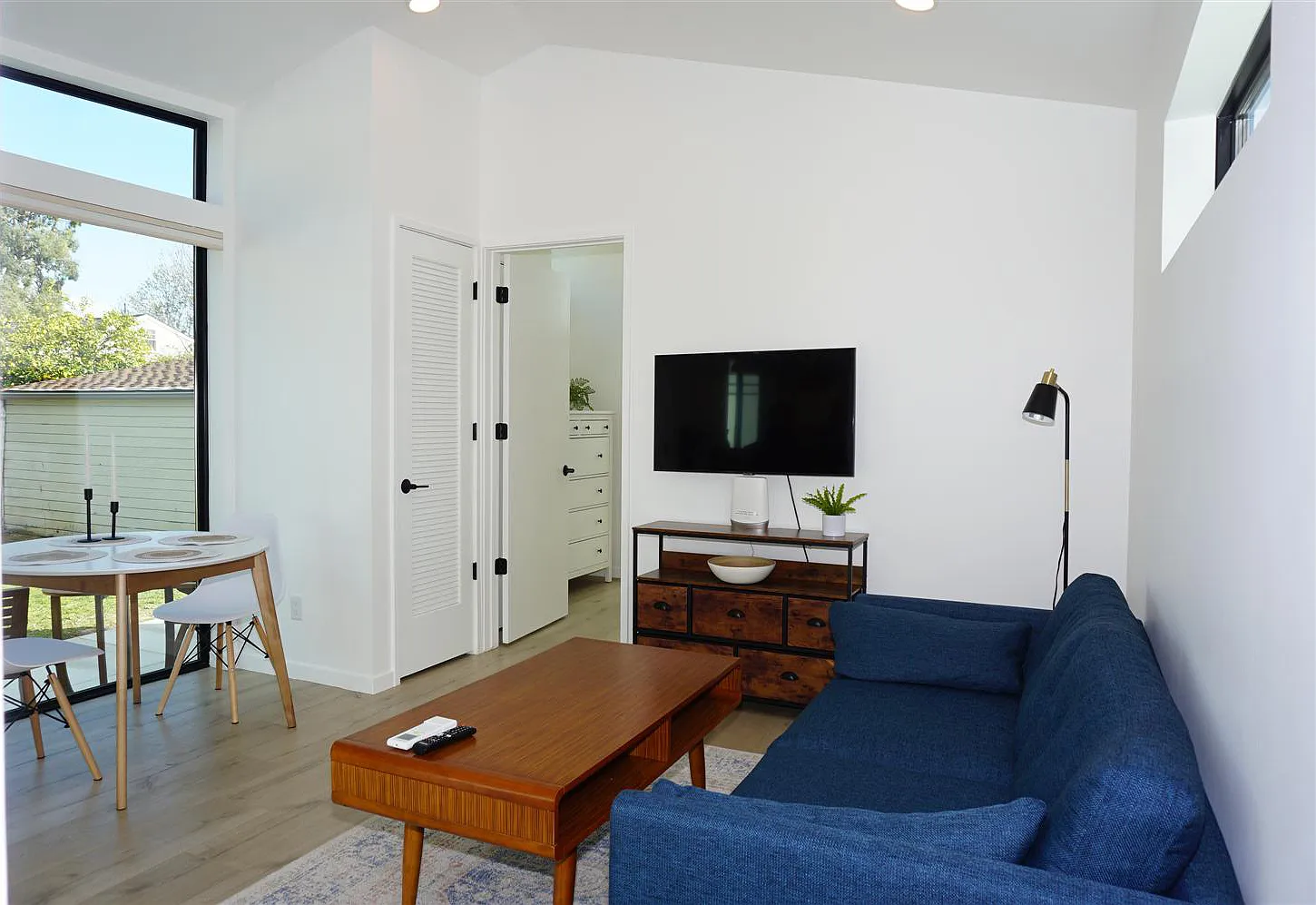 2 bed, 1.0 bath, 609 sqft, $3,400 — Photo 4