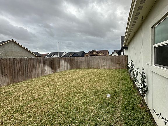 5th image of 102 Gardenia Dr