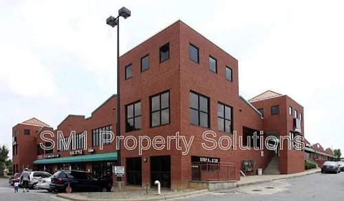 709 E Market St #203-B Photo 1