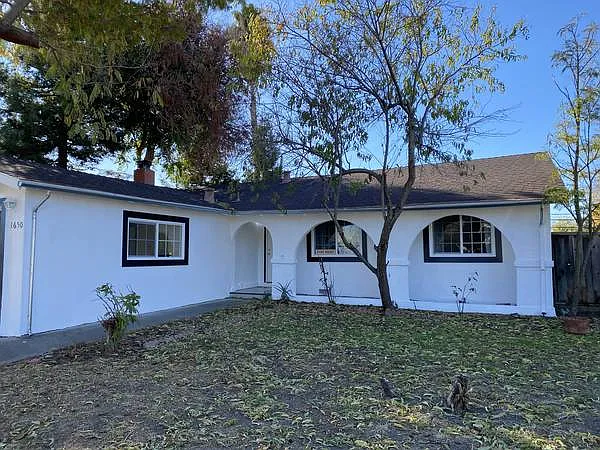 1650 Fisher Dr — Photo 3