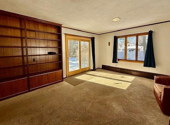 5th image of 40 Fall Lane