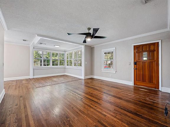 2nd image of 909 N Palmway #1