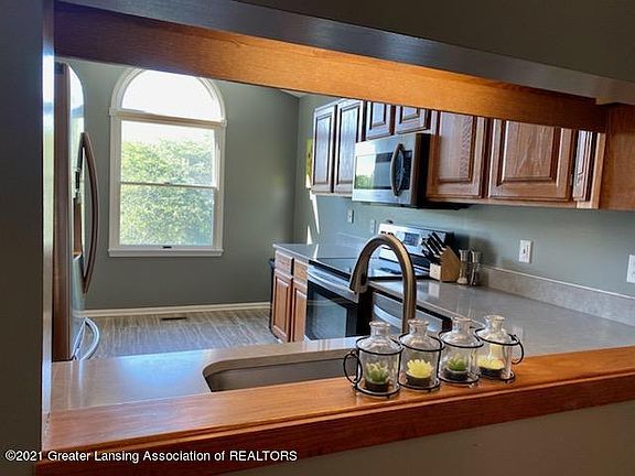 3rd image of 7417 Golf Gate Dr #18