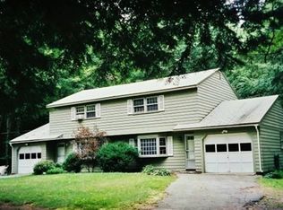 17 Deerwood Dr #B, Amherst, NH 03031