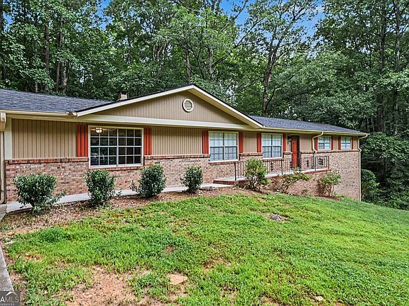 2nd image of 2216 Chestnut Log Dr