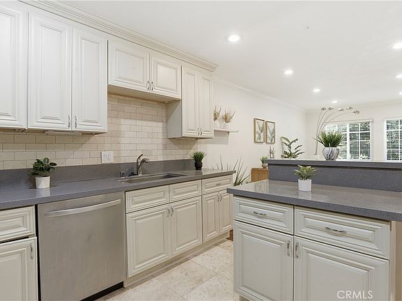 4th image of 4189 Vineland Ave 111 #111