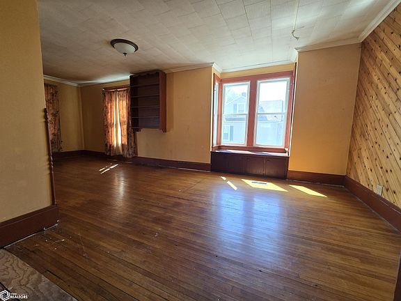 4th image of 1911 Orchard St
