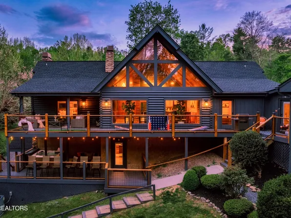 2619 Bear Crossing Way, Sevierville, TN 37862