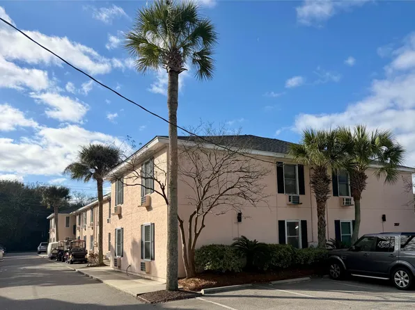 2057 Middle St APT 10, Sullivans Island, SC 29482