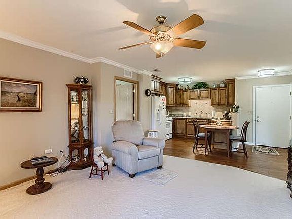 5th image of 801 N McLean Blvd #31