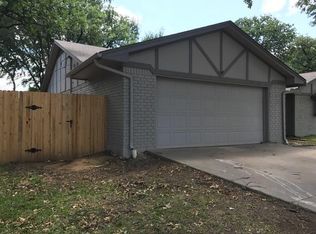 104 NE Alsbury Blvd, Burleson, TX 76028