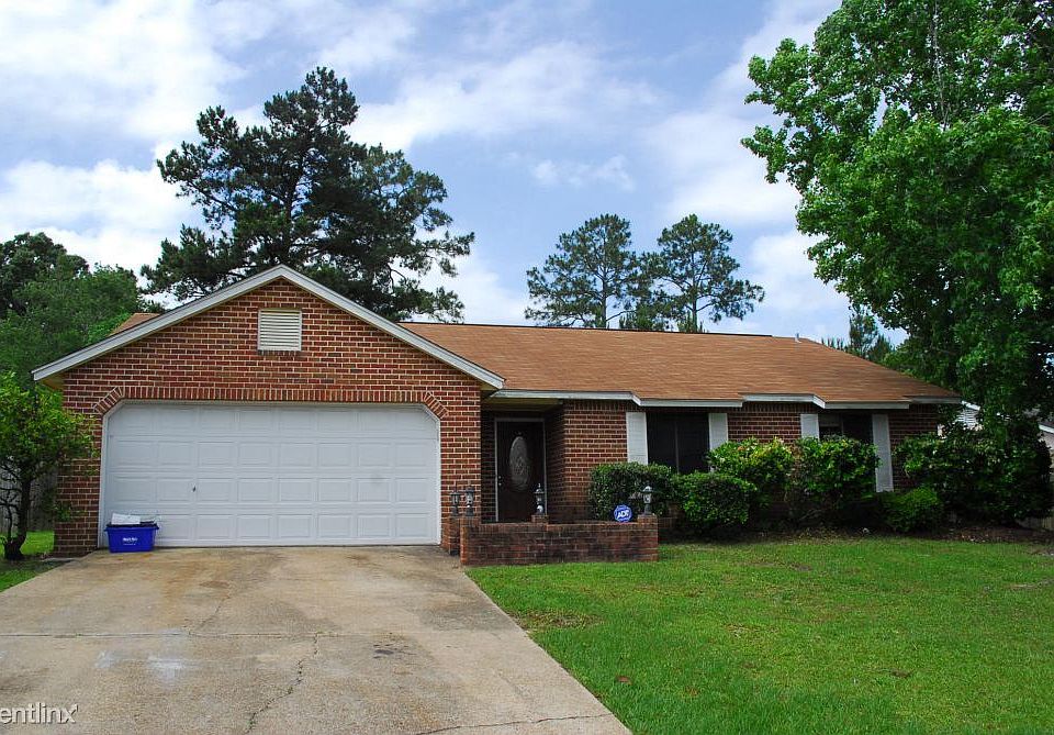 1st image of 11 Jay Dr
