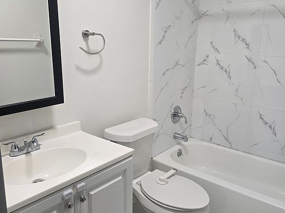 5th image of 13201 SW 17th Ln #19-4