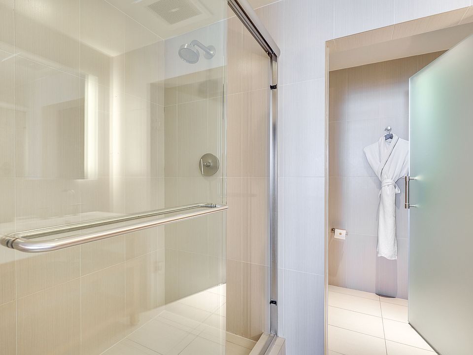 1st image of 3101 Bayshore Dr #1005