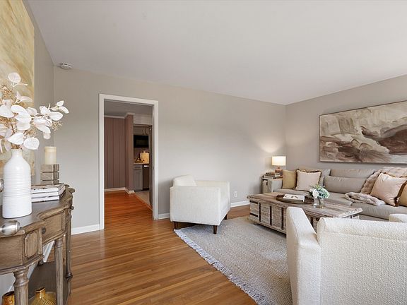 5th image of 166 Bonnafield Dr