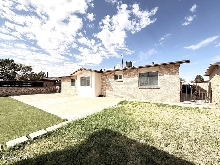 9321 Sorbonne Dr — Photo 39