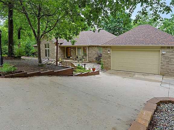 4th image of 8985 Pikes Peak Rd