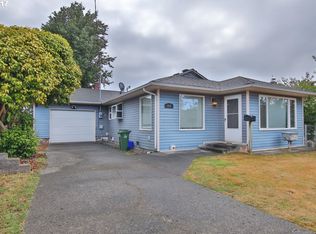 920 S 8th St, Coos Bay, OR 97420