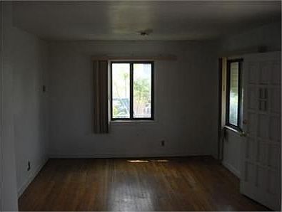 4th image of 720 Alvarado Dr SE