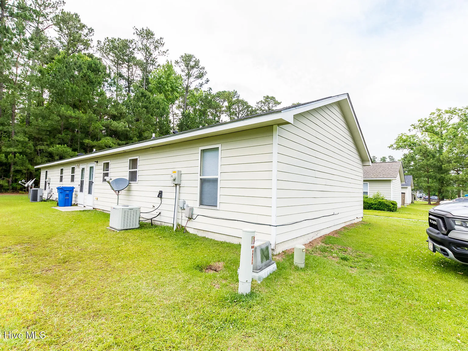 2 bed, 1.0 bath, $999 — Photo 4