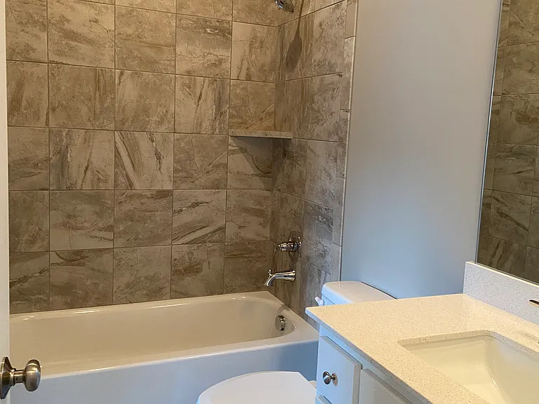16176 Fontana St — Photo 6