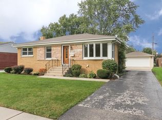 174 Harvard St, Des Plaines, IL 60016