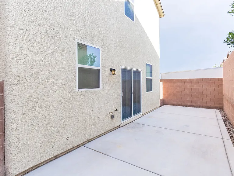 5661 Primrose Peak Ct — Photo 15