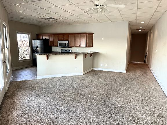 5th image of 1627 Enterprise Dr #B