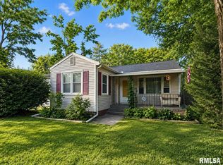 202 S Wood St, Athens, IL 62613
