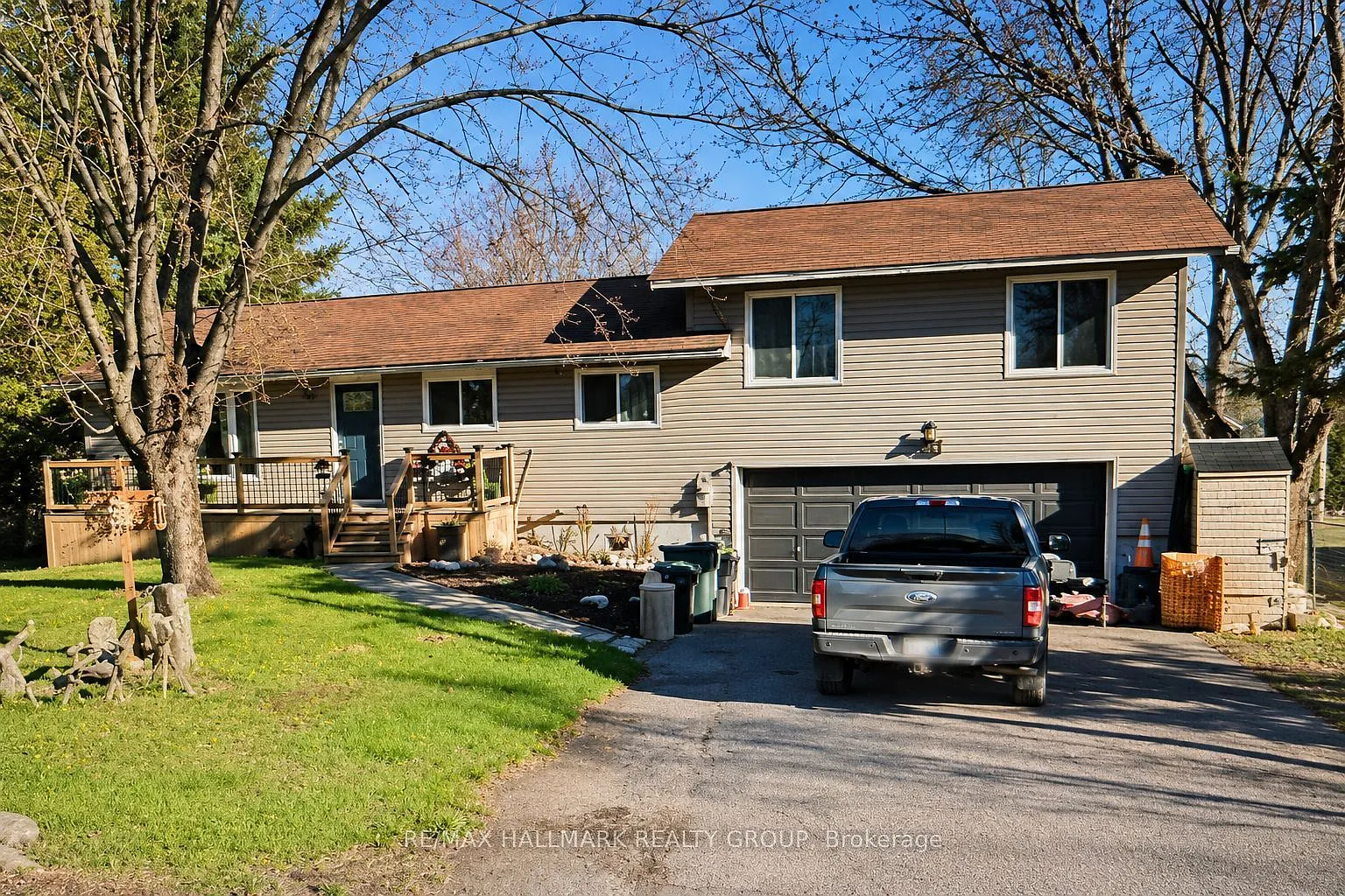 4 bed, $3,500 — Photo 1