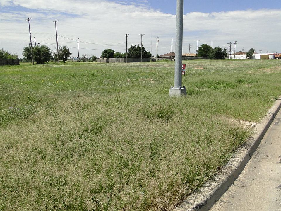 2nd image of 1720 Idalou Rd