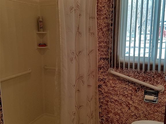 4th image of 1508 Carmen Dr