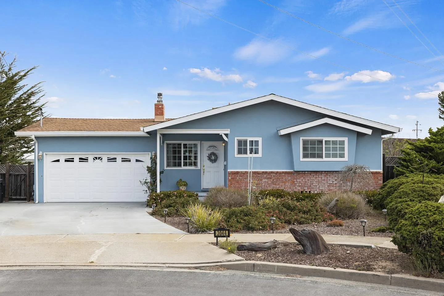 3044 Ferris Cir photo 1
