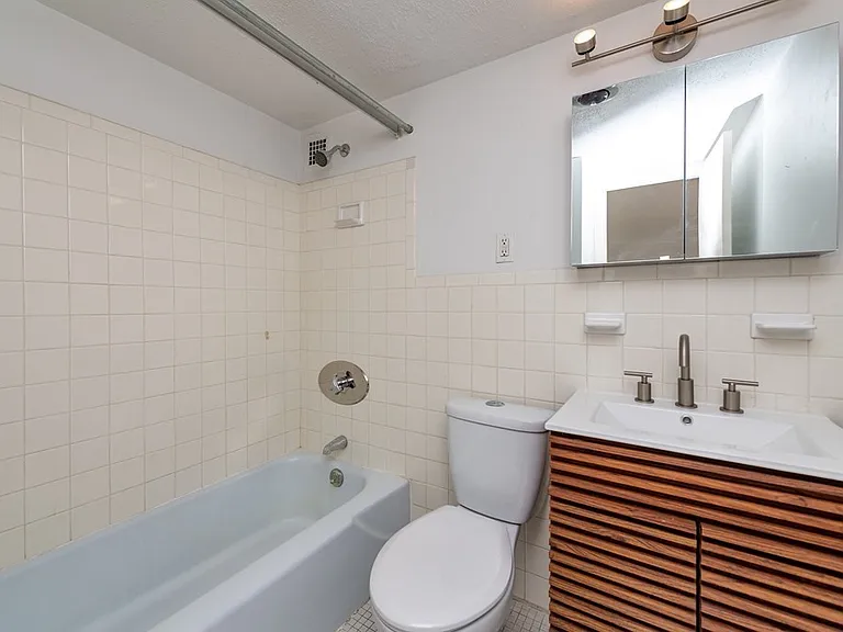 6 Whittier Pl #9D — Photo 6