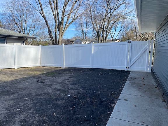 3rd image of 2135 13th St