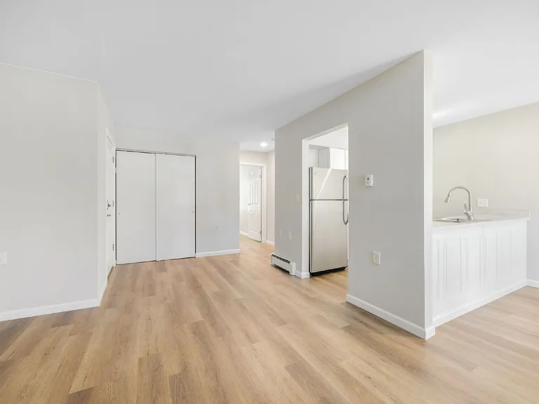 512 E Monroe Dr #D416 — Photo 2