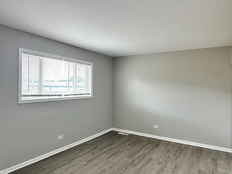 1715 E Roosevelt Rd #1 — Photo 10