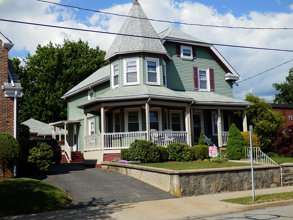 4 Bedroom-2 Bath Victorian