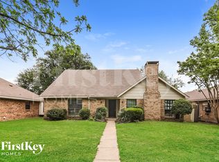1622 Meadowglen Ln, Mesquite, TX 75150