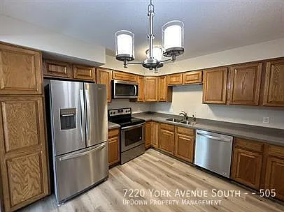 7220 York Ave S #505 — Photo 9