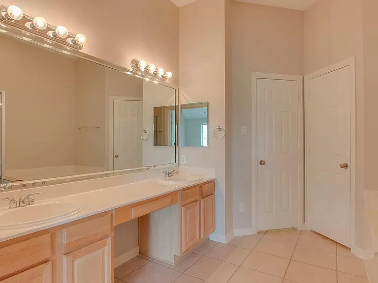 1825 Brookview Dr — Photo 19